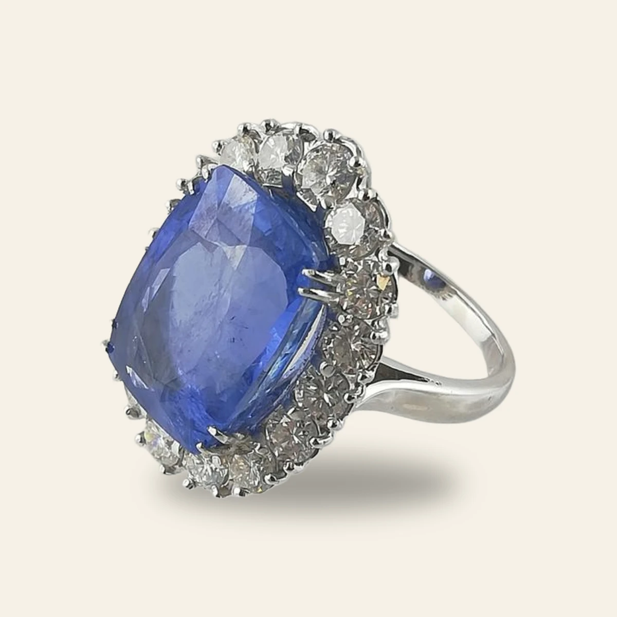 Bague saphir de Ceylan naturel taille coussin 18,50 carats