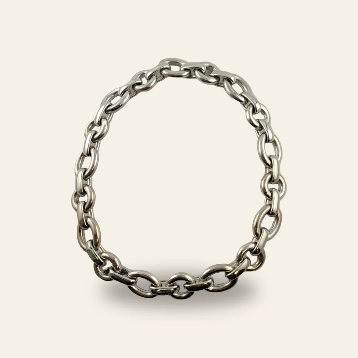 Collier Chaumet or gris 95.10 grs