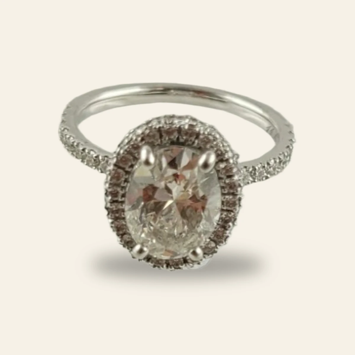 Bague or blanc 18kts, diamants ovale GIA GSI1 1.50cts