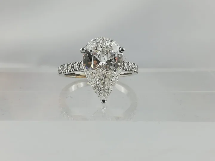 Diamant taille poire de 3 carats