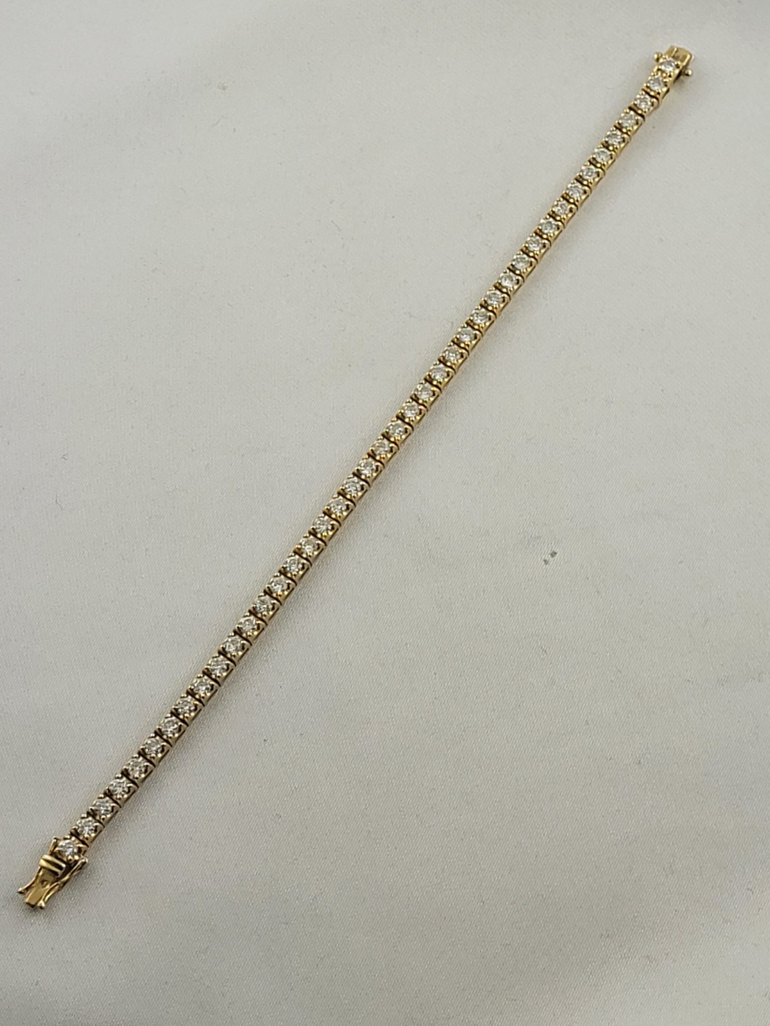 Bracelet En Or Jaune 18 Carats Avec Diamants - 3,40 Carats GVS, 27,13 Grammes, 18 Cm